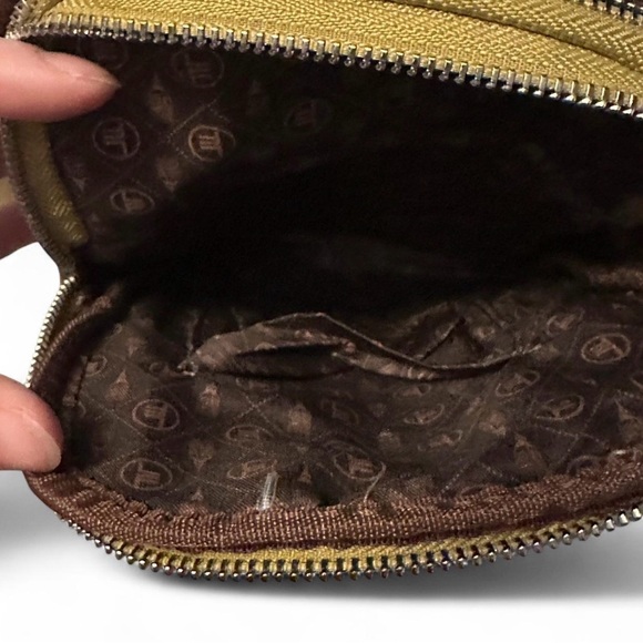 London Fog Gold Crossbody Bag, NWT - Picture 13 of 13